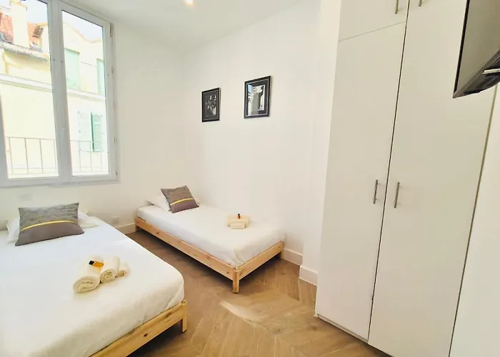 Luxury 3 Bed 2 Bath Flat Croisette